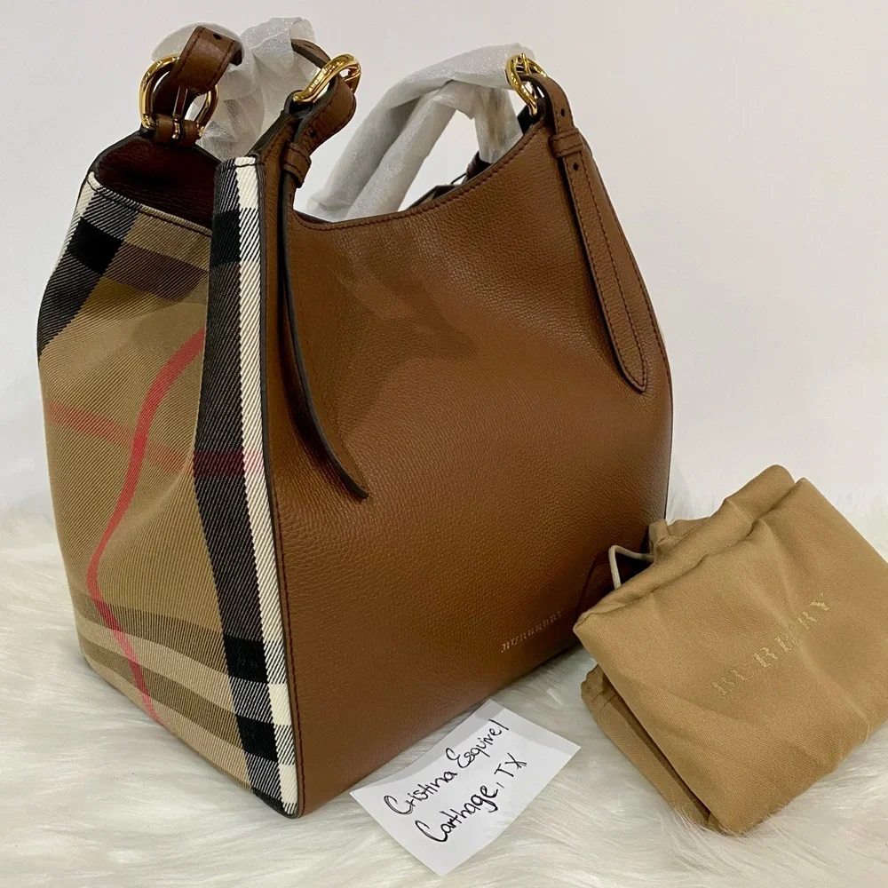 NWT Burberry tote Handbag - Picture 4 of 16